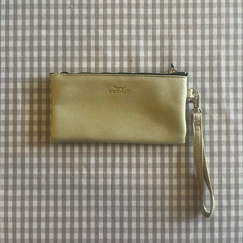 Two-toned Scout Kate Wristlet
